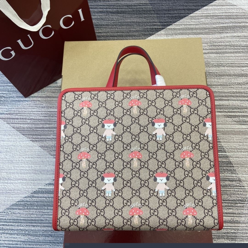 G*u*i shopping bags